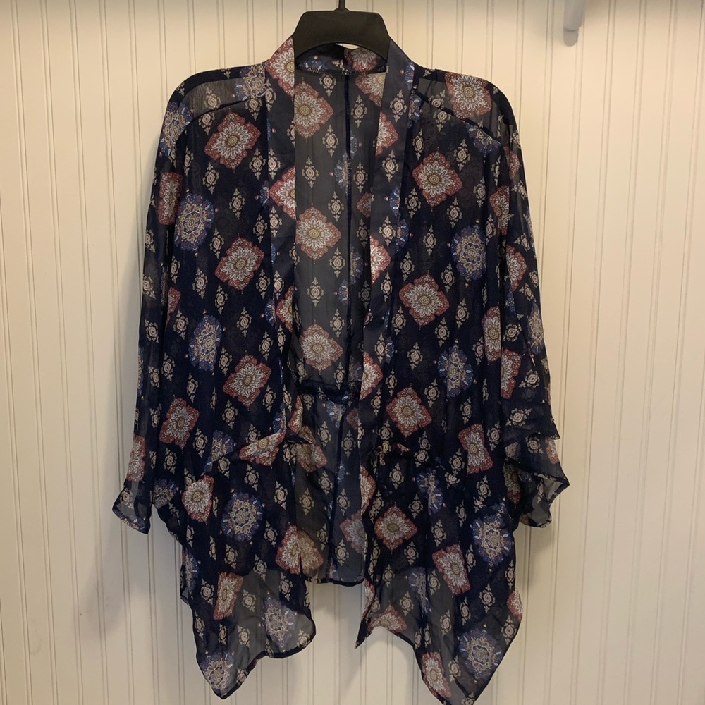 Darling medallion print tie front kimono